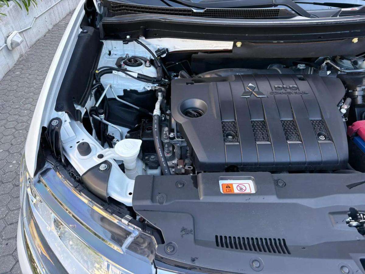 mitsubishi-outlander-2017-diesel-2268cc
