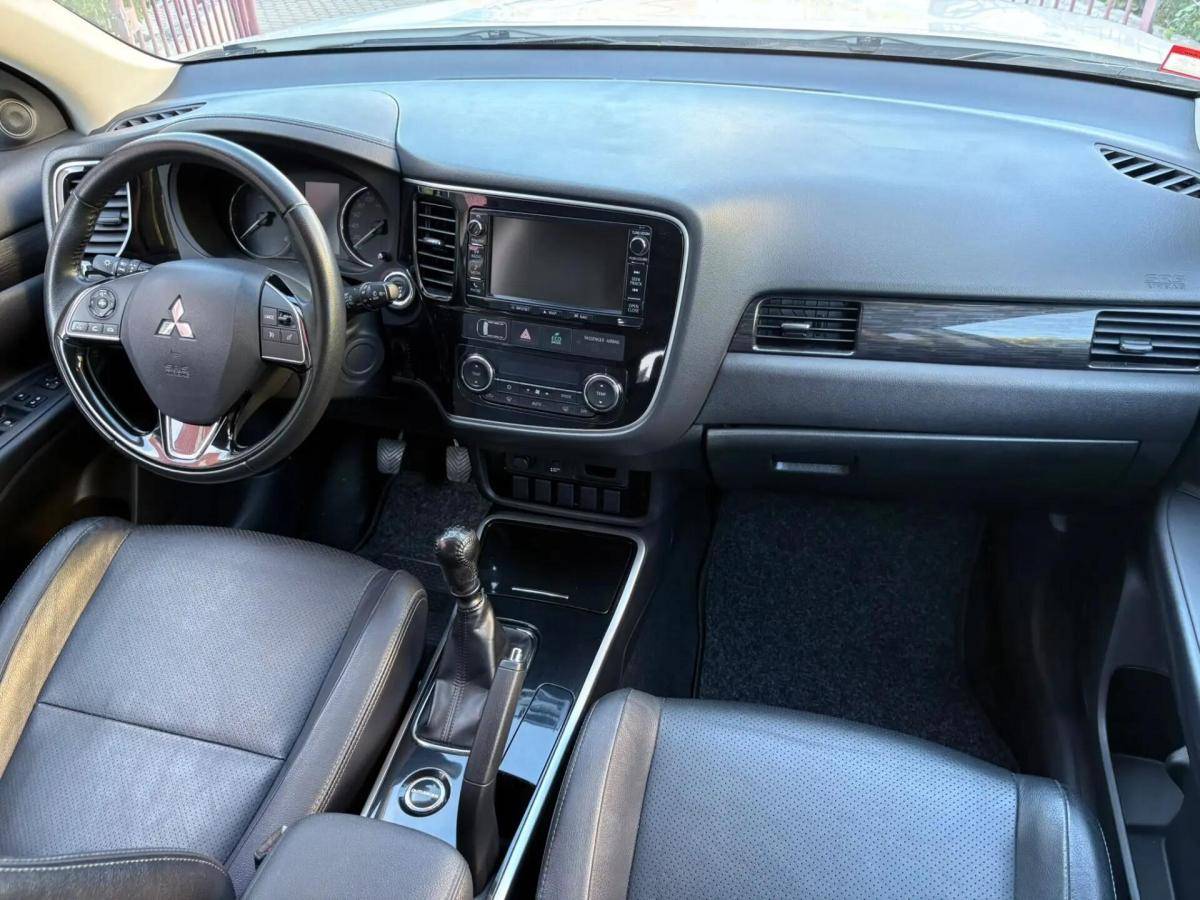 mitsubishi-outlander-2017-diesel-2268cc