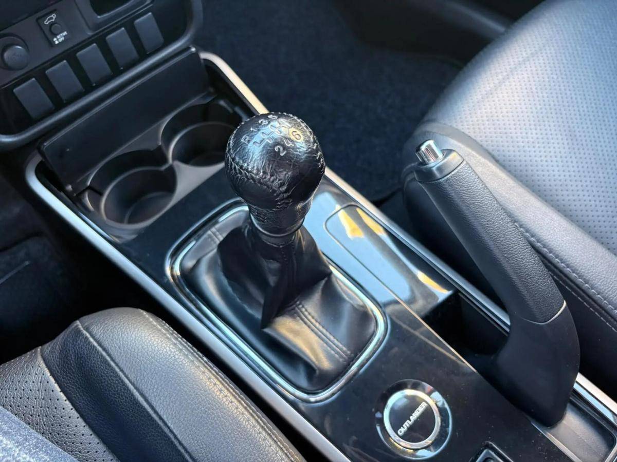 mitsubishi-outlander-2017-diesel-2268cc