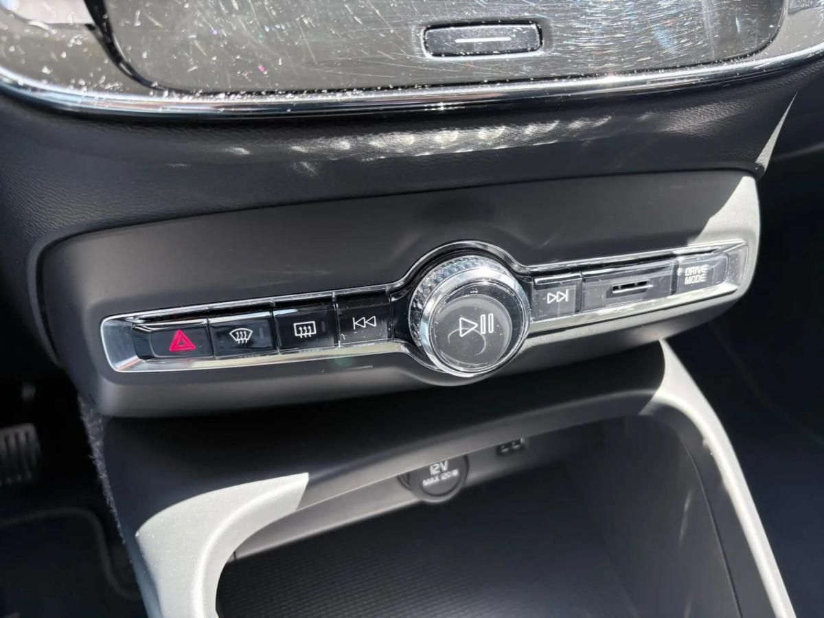 volvo-xc40-2021-hibrido-a-gasolina-1477cc