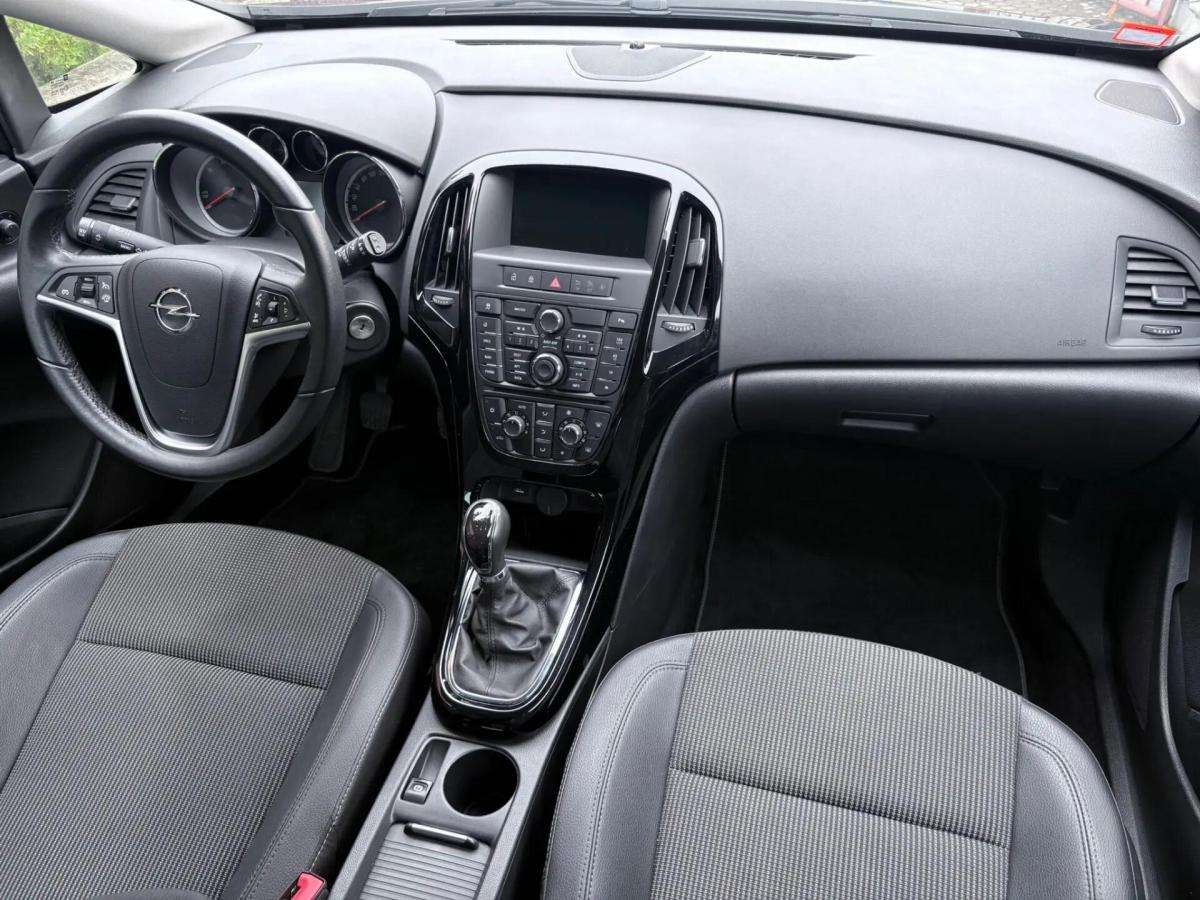 opel-astra-sport-tourer-2016-diesel-1598cc