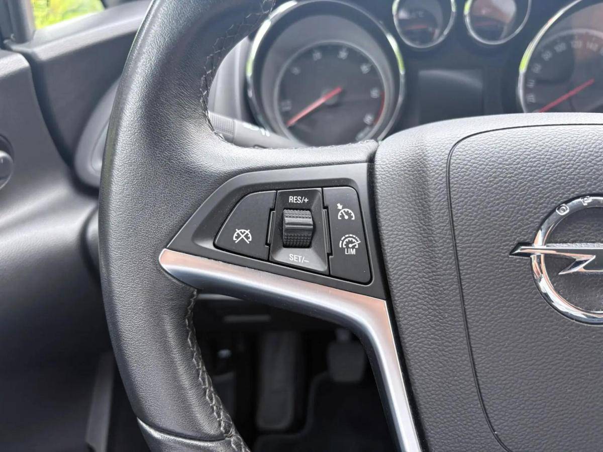 opel-astra-sport-tourer-2016-diesel-1598cc