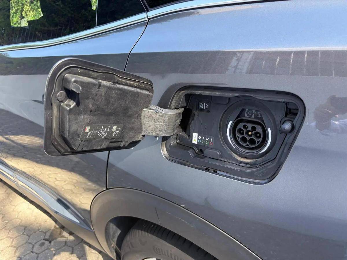 peugeot-3008-2022-hibrido-a-gasolina-1598cc