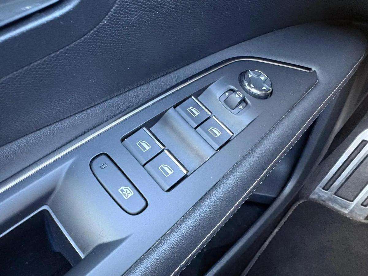 peugeot-3008-2022-hibrido-a-gasolina-1598cc