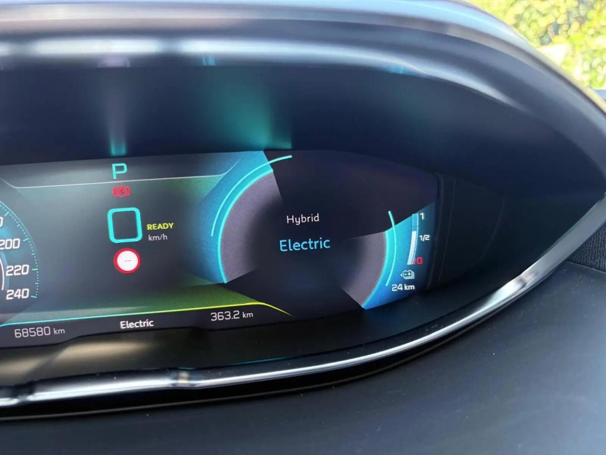 peugeot-3008-2022-hibrido-a-gasolina-1598cc