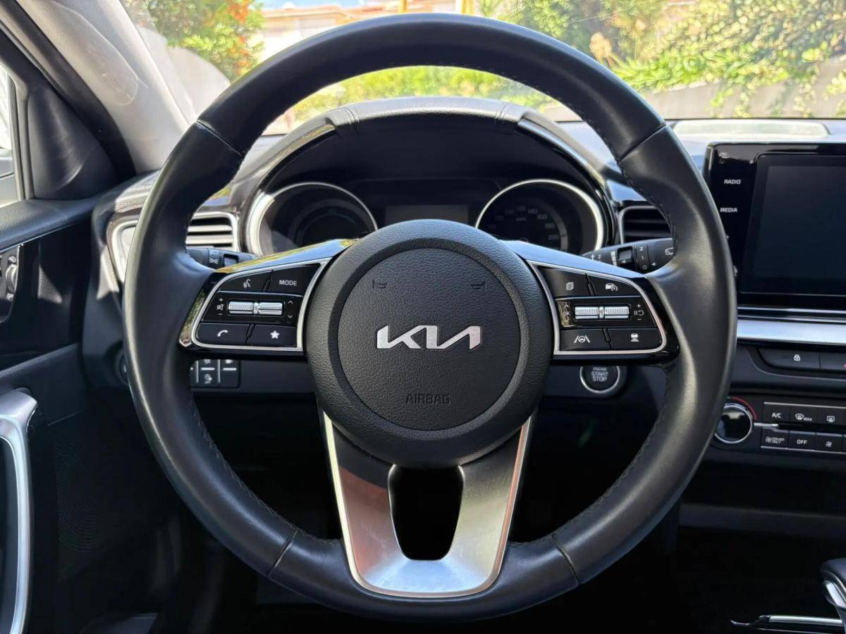 kia-xceed-2023-hibrido-a-gasolina-1580cc