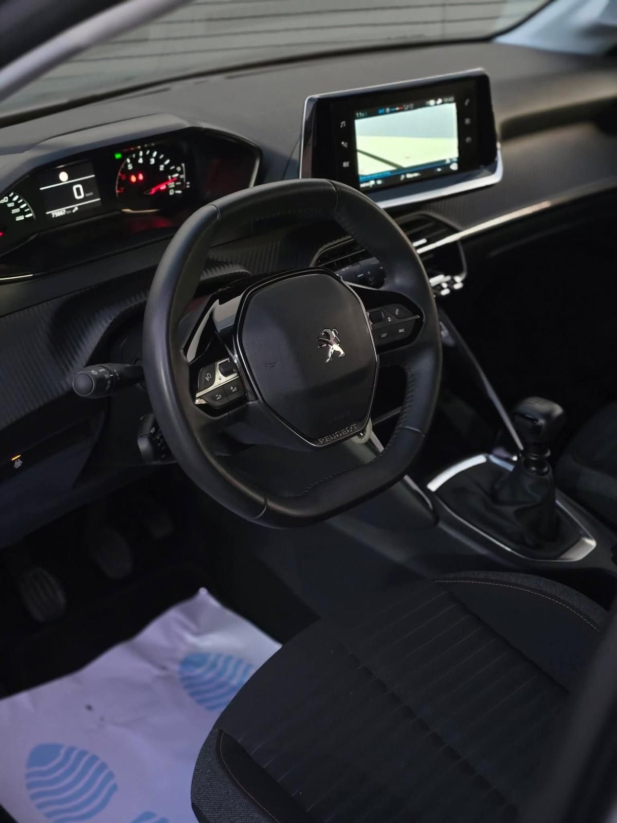 peugeot-208-2023-gasolina-1199cc