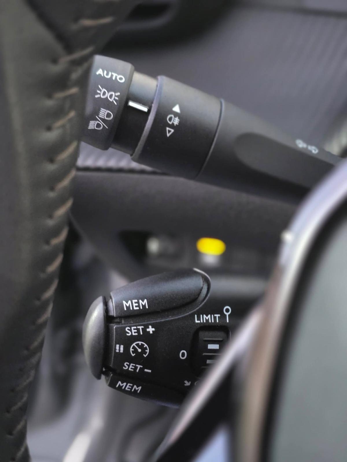 peugeot-208-2023-gasolina-1199cc