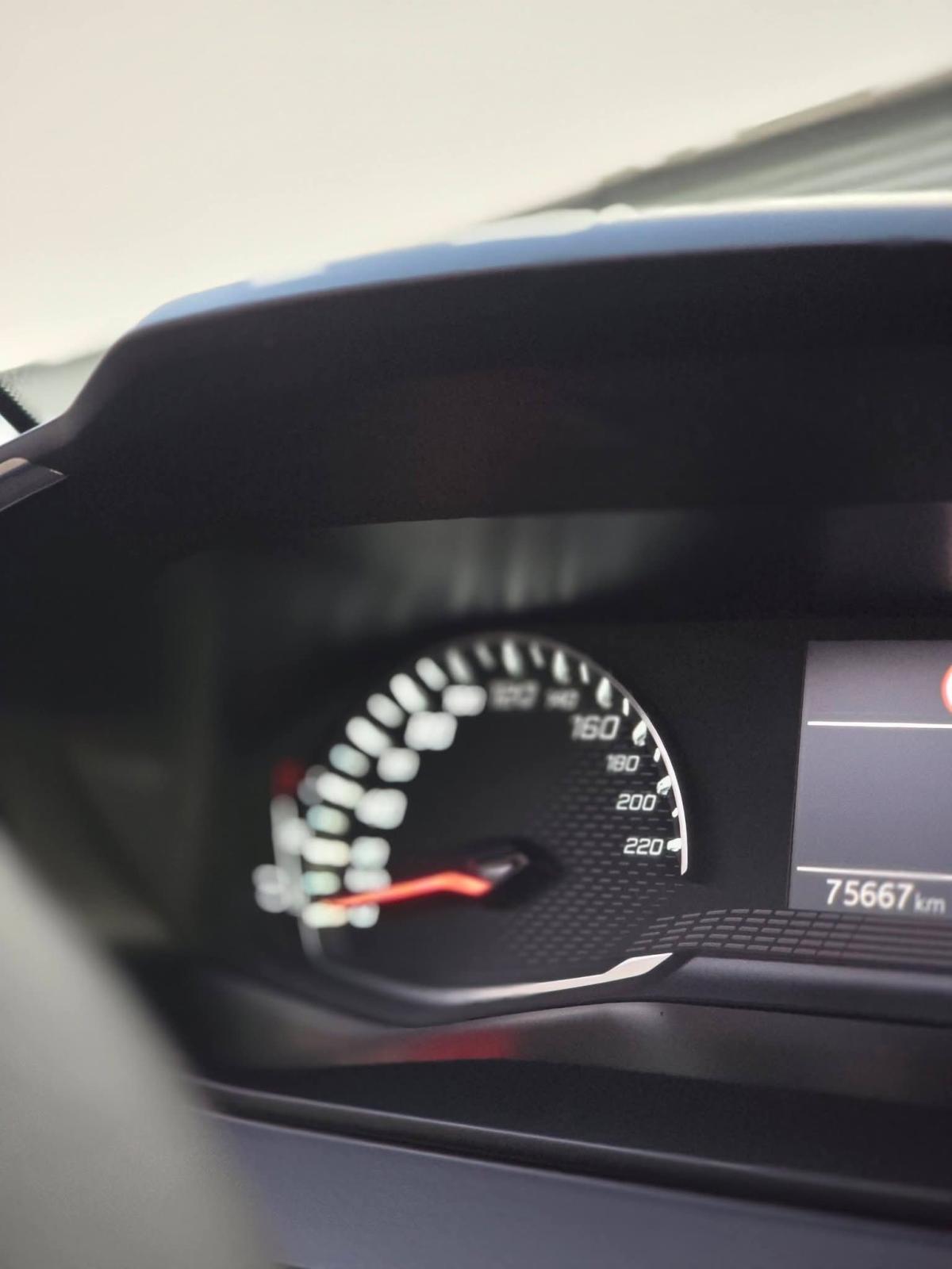 peugeot-208-2023-gasolina-1199cc