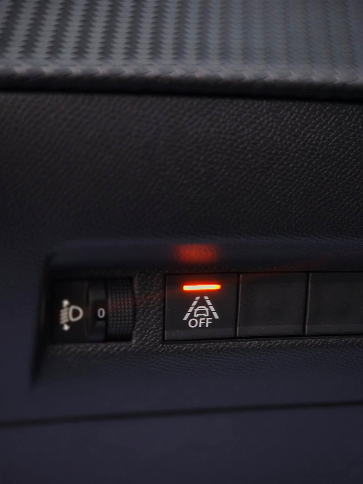 peugeot-208-2023-gasolina-1199cc