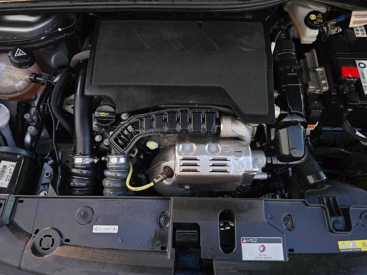 peugeot-208-2023-gasolina-1199cc