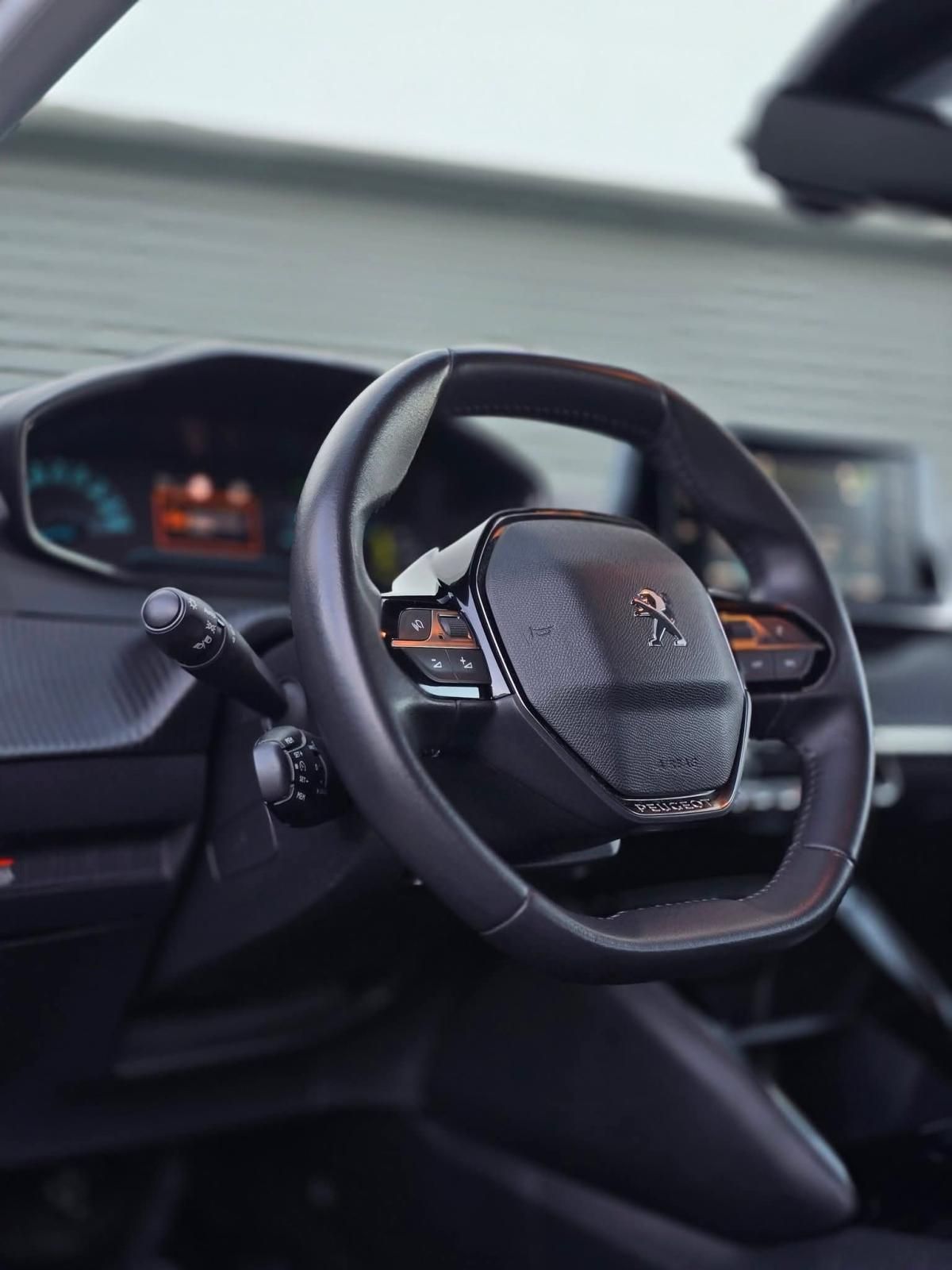 peugeot-208-2022-eletrico-0cc