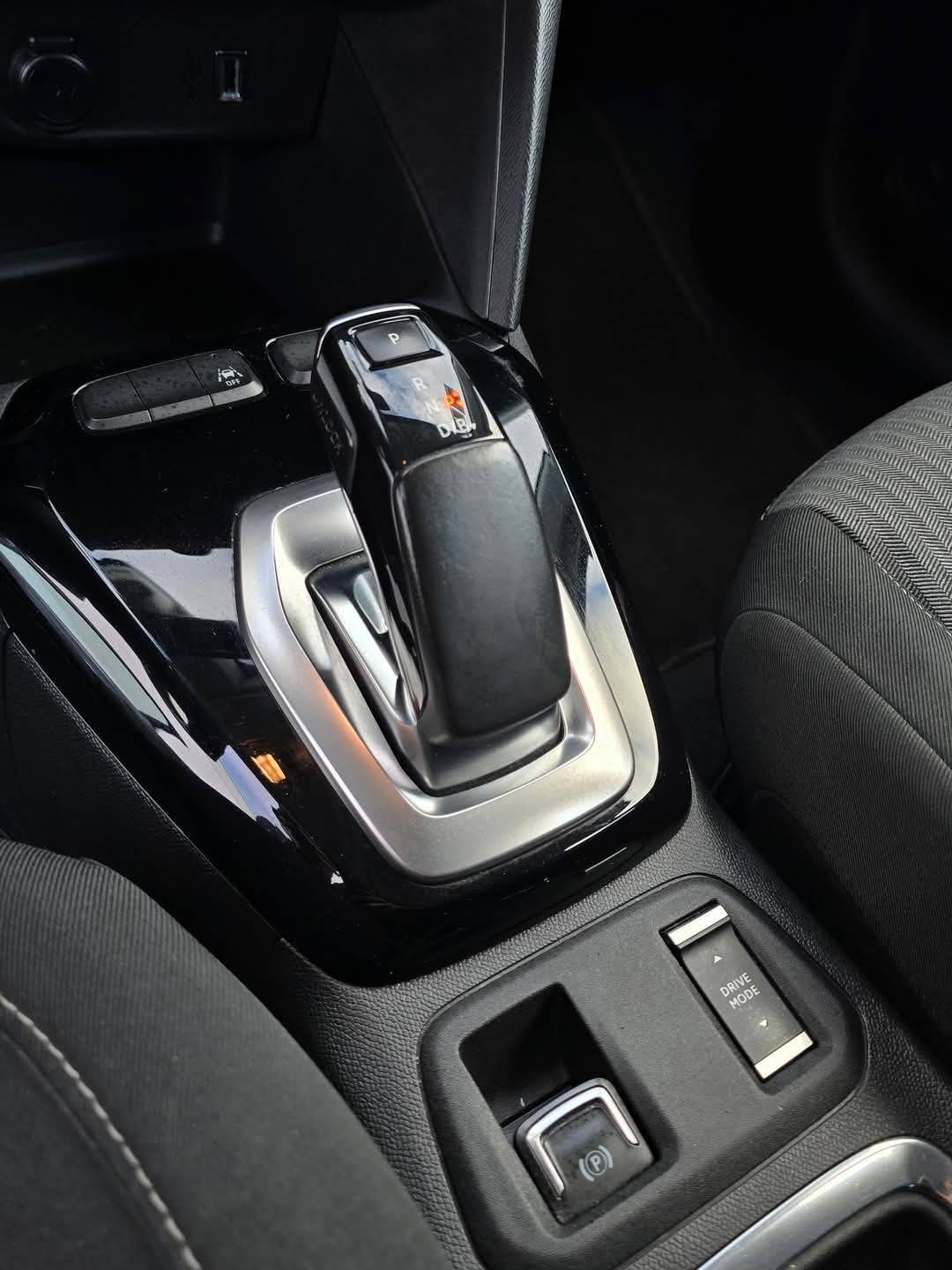 opel-corsa-2021-eletrico-400cc