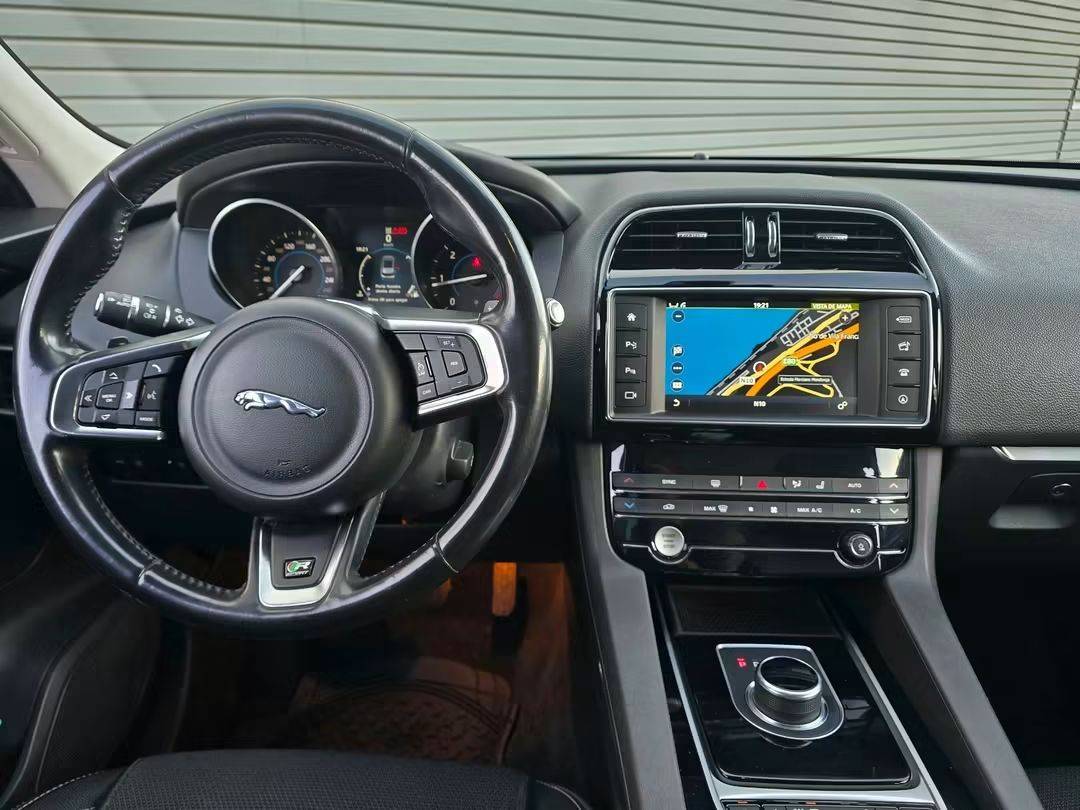 jaguar-f-pace-2017-diesel-1999cc