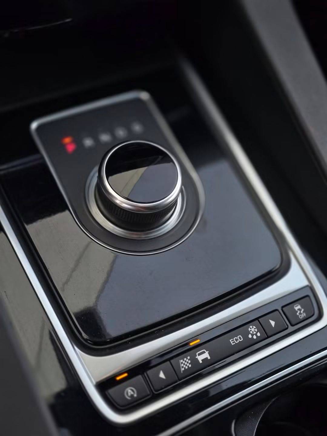 jaguar-f-pace-2017-diesel-1999cc
