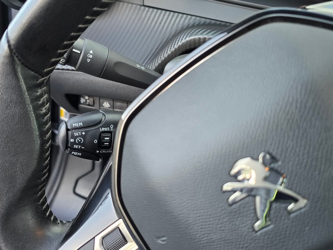 peugeot-2008-2023-gasolina-1199cc