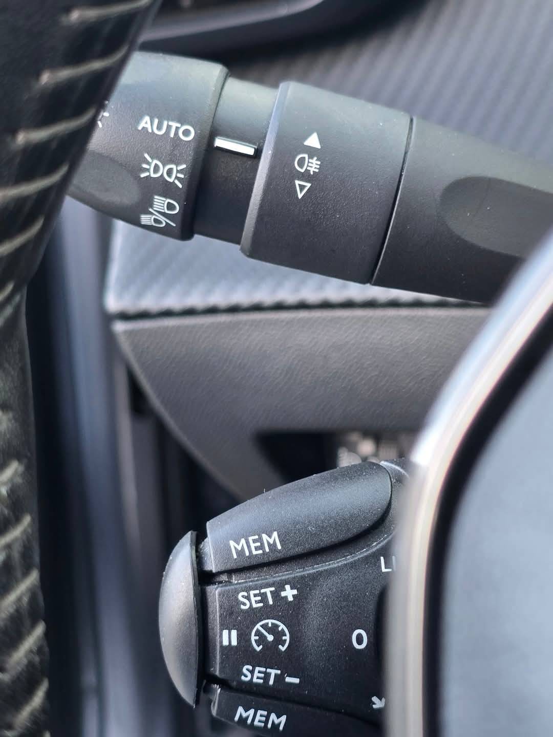 peugeot-2008-2023-gasolina-1199cc