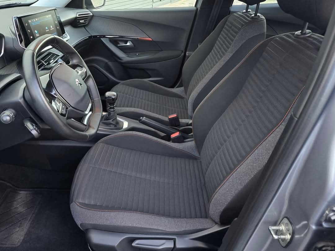 peugeot-2008-2023-gasolina-1199cc