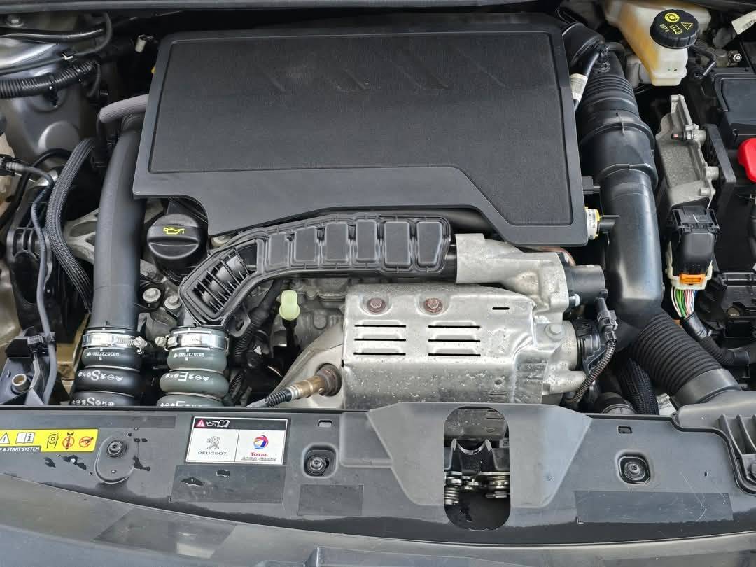 peugeot-2008-2023-gasolina-1199cc