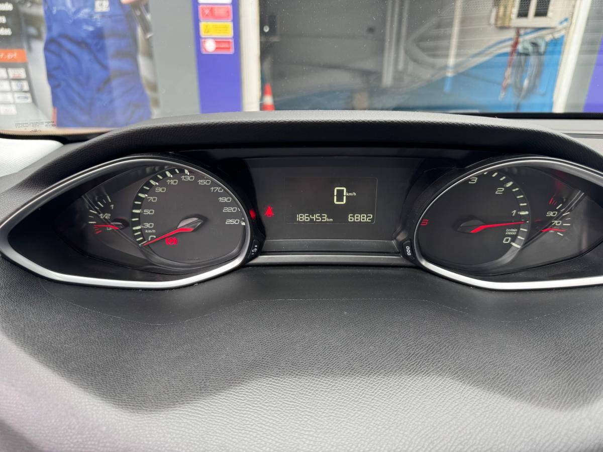 peugeot-308-sw-2015-diesel-1560cc