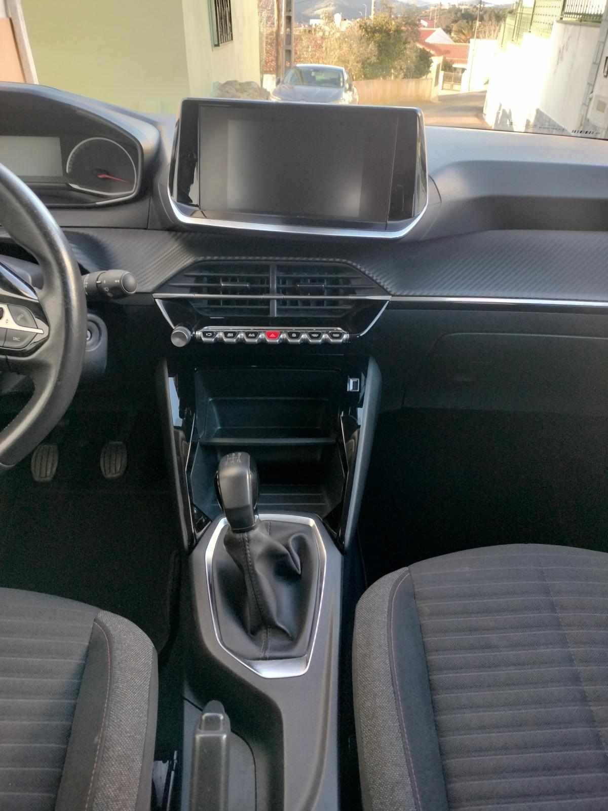 peugeot-208-1-2-puretech-2022-gasolina-1199cc