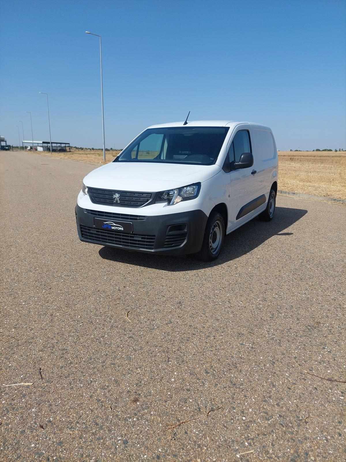 peugeot-partner-2023-diesel-1499cc
