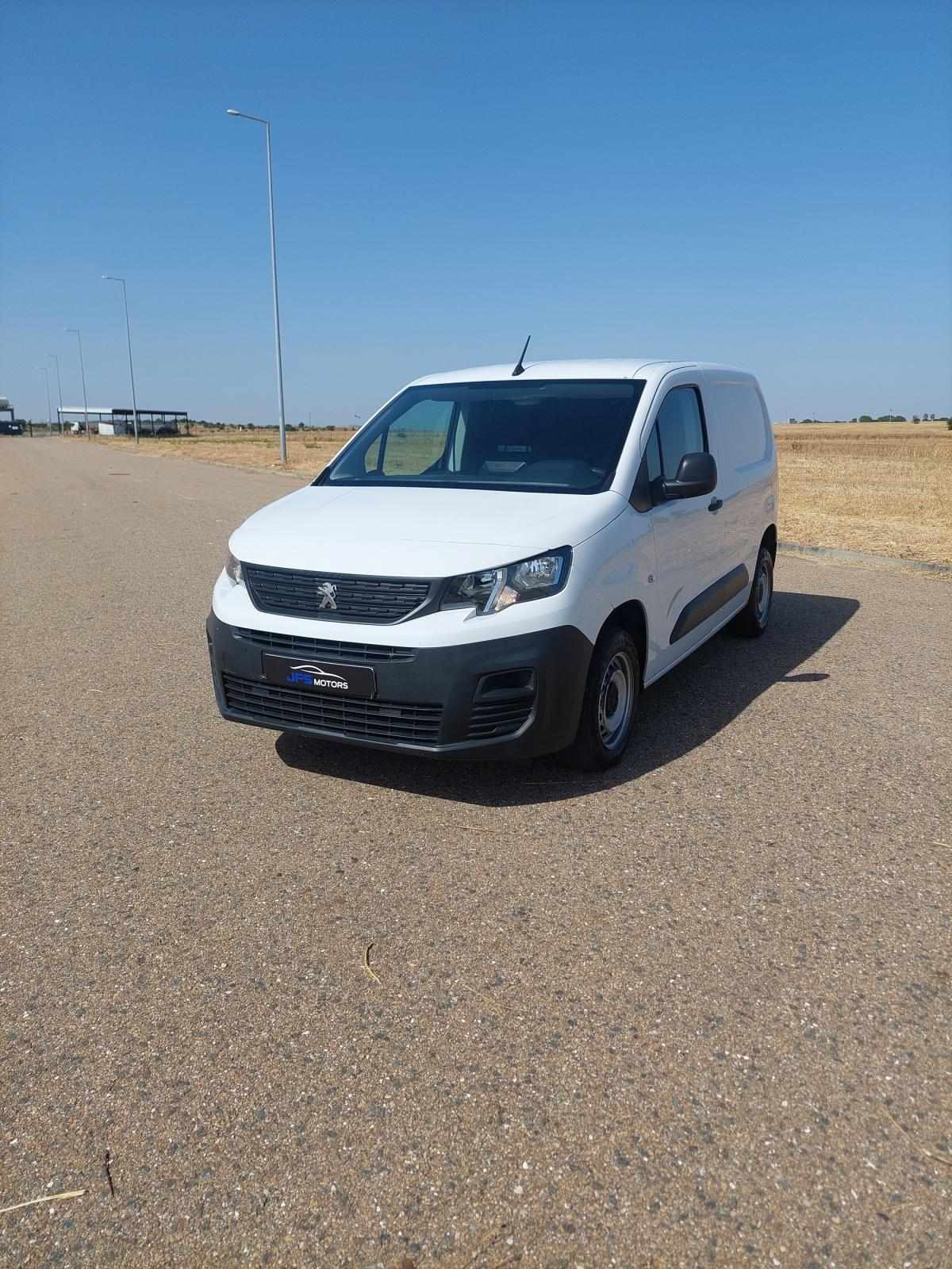 peugeot-partner-2023-diesel-1499cc