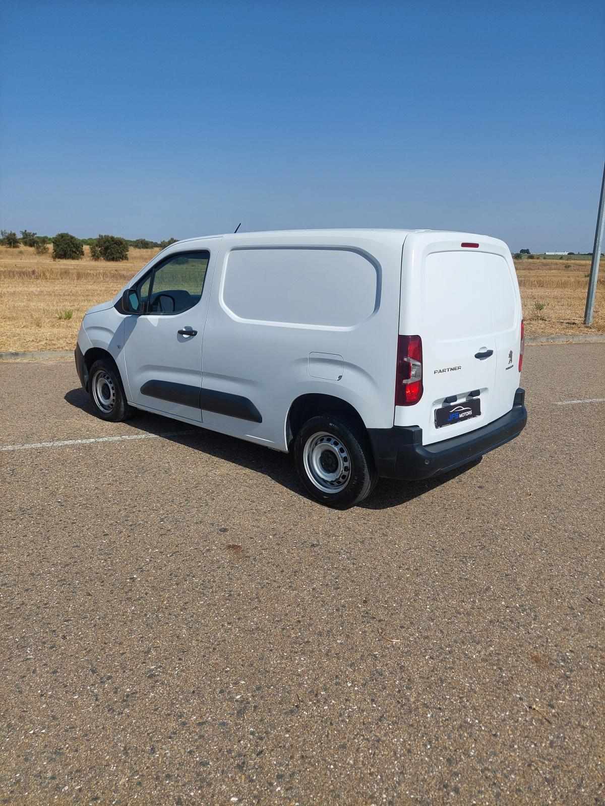 peugeot-partner-2023-diesel-1499cc