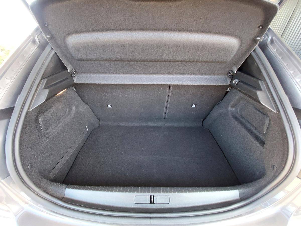 peugeot-208-2023-gasolina-1199cc