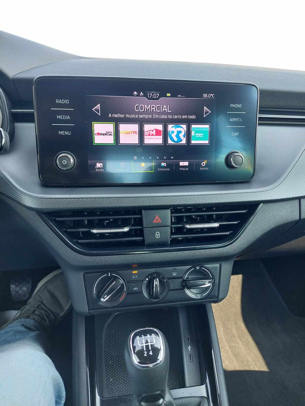 skoda-kamiq-2023-gasolina-999cc