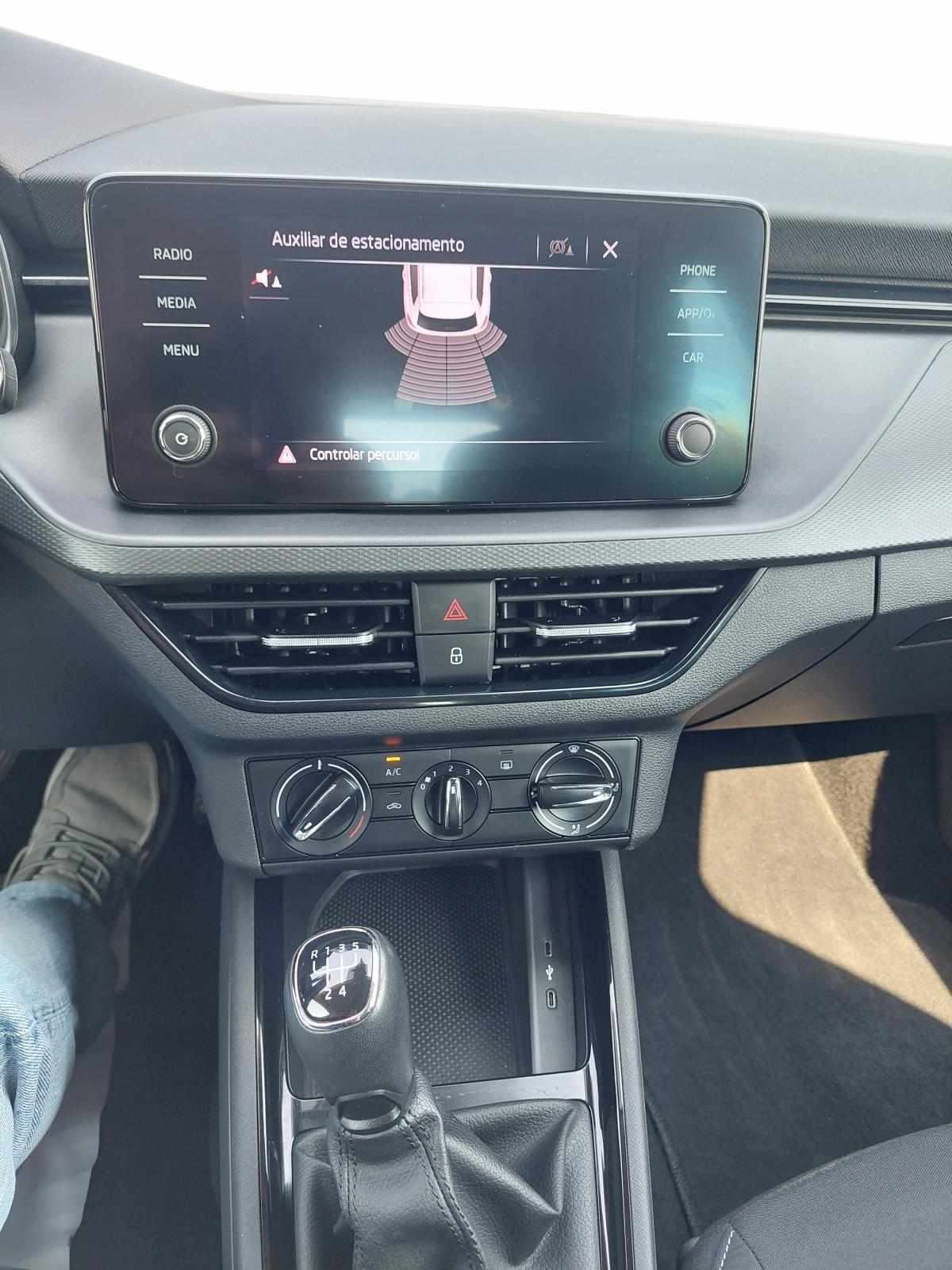skoda-kamiq-2023-gasolina-999cc