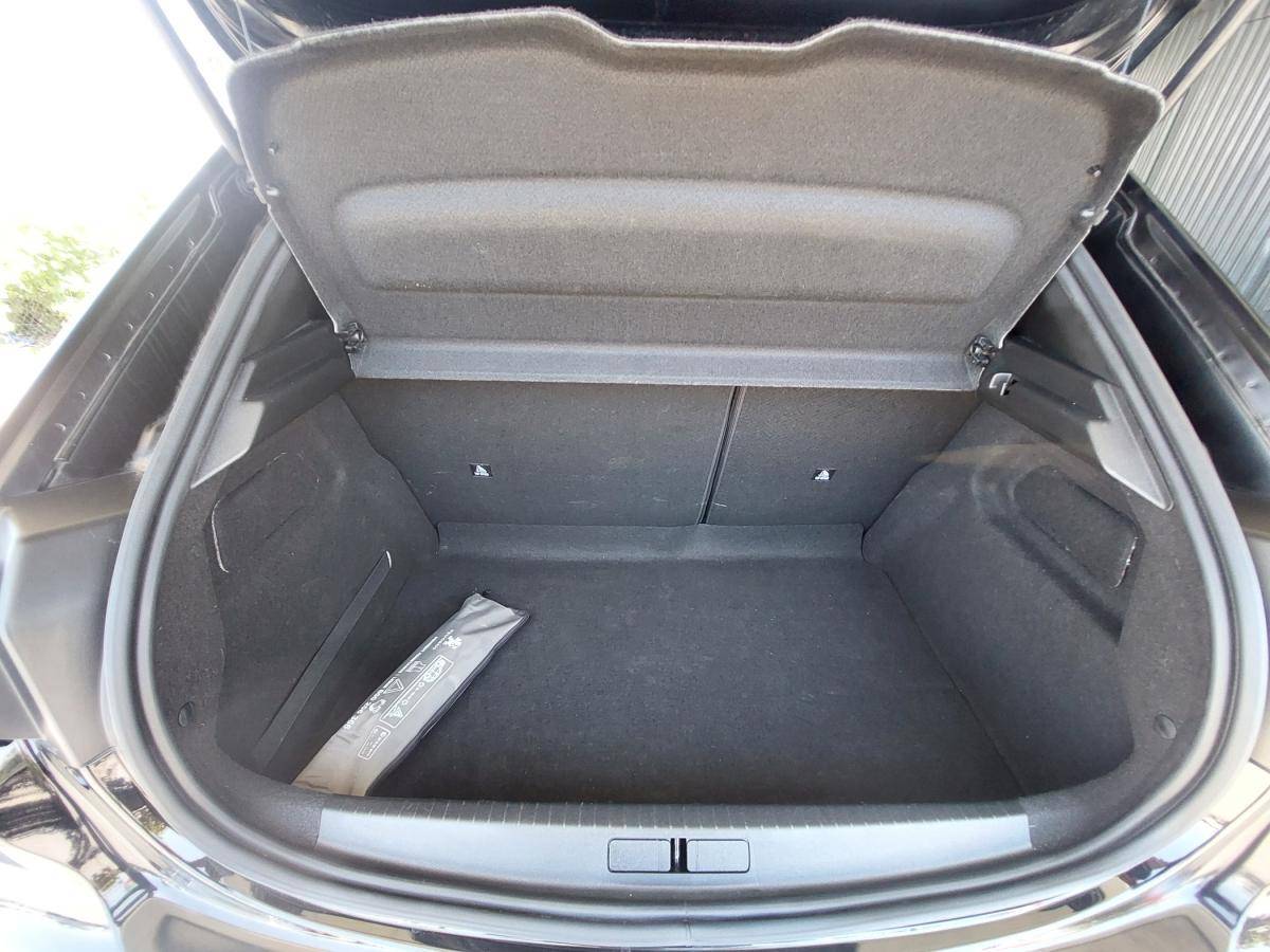 peugeot-208-2023-gasolina-1199cc