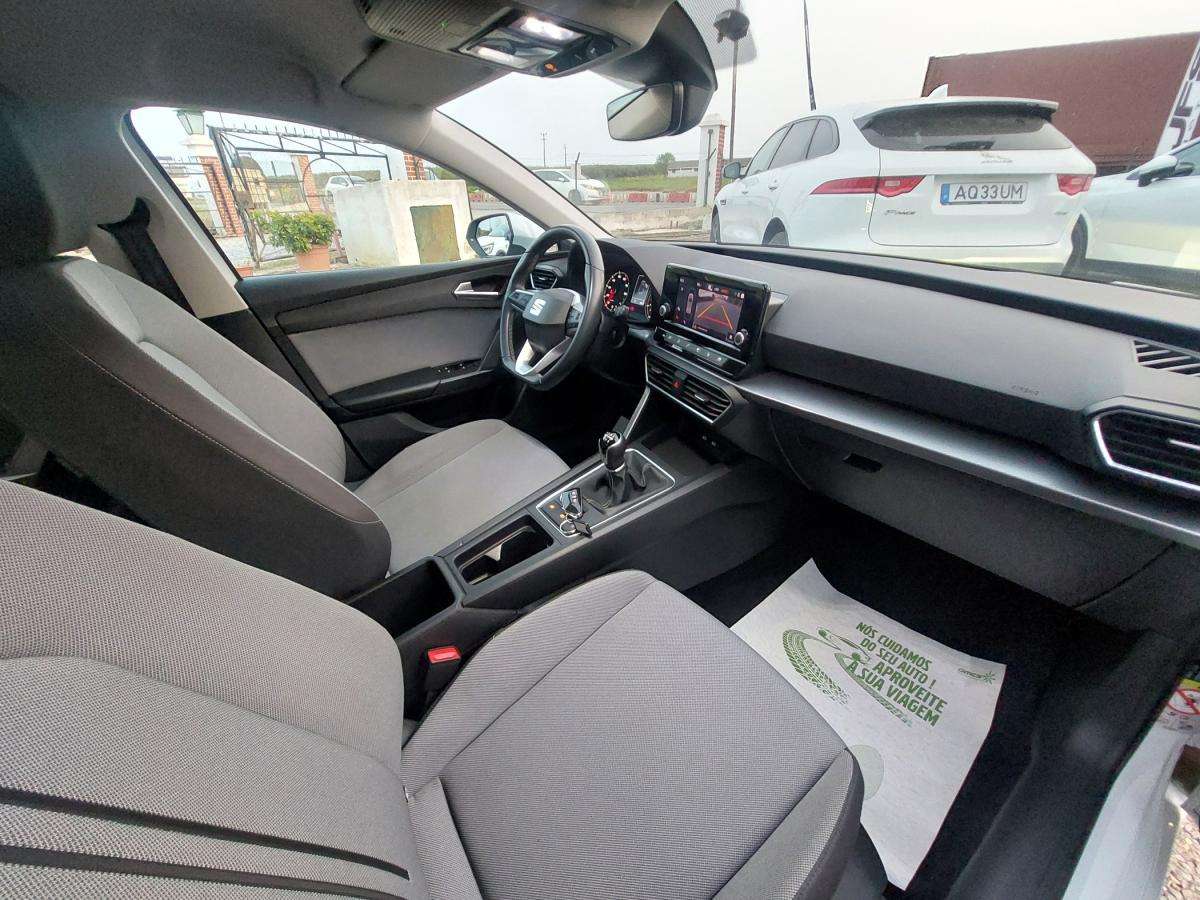 seat-leon-2023-gasolina-999cc