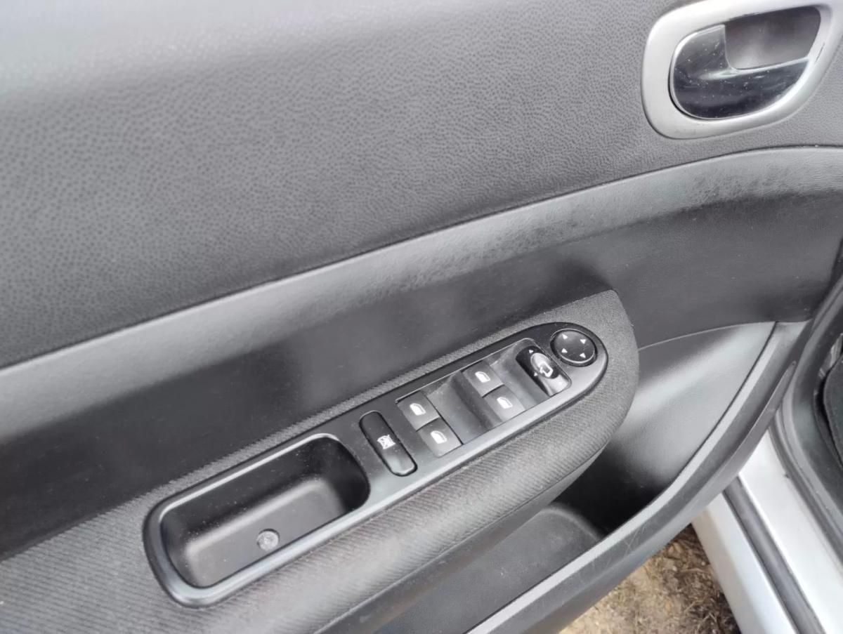 peugeot-307-2002-gasolina-1360cc