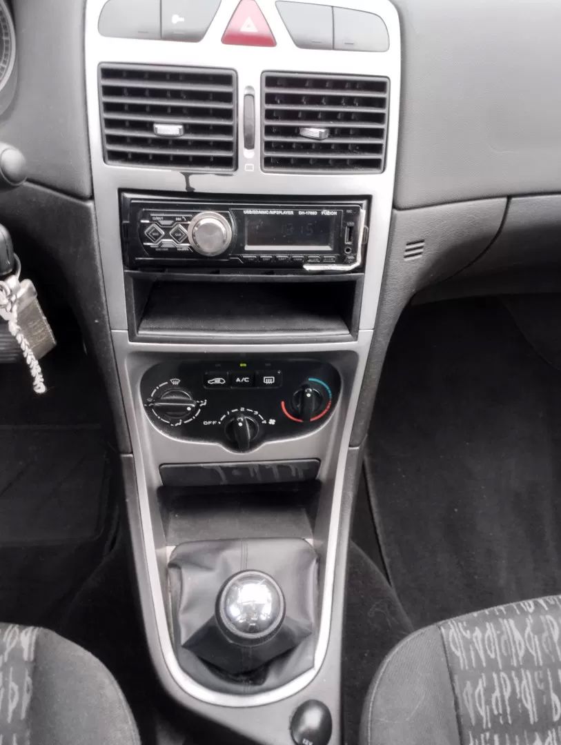 peugeot-307-2002-gasolina-1360cc