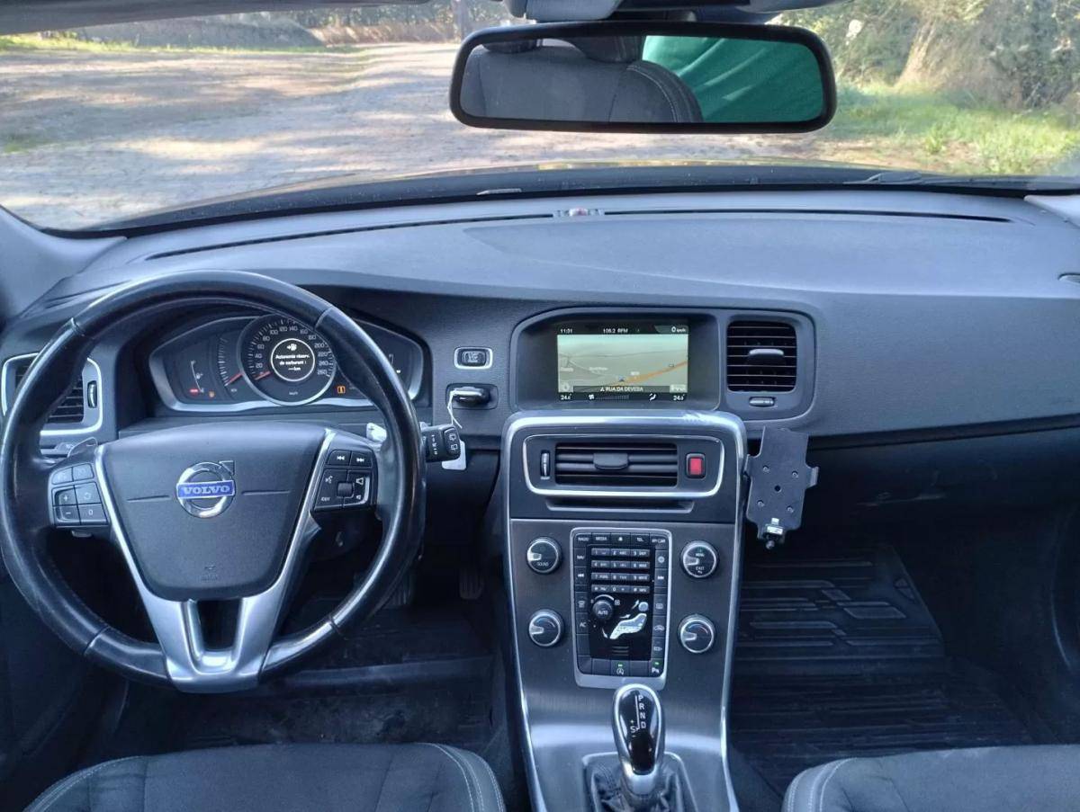 volvo-v60-2014-diesel-1969cc