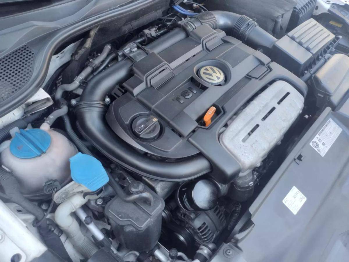 volkswagen-scirocco-2011-gasolina-1390cc