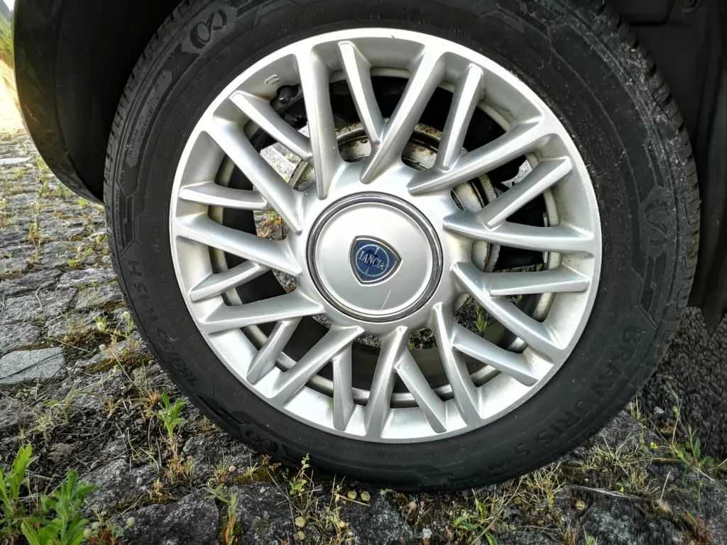 lancia-ypsilon-2014-gasolina-1242cc