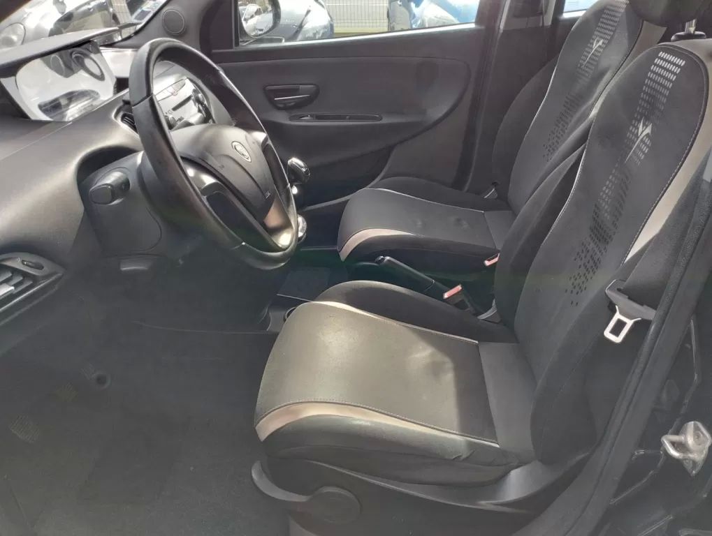 lancia-ypsilon-2014-gasolina-1242cc