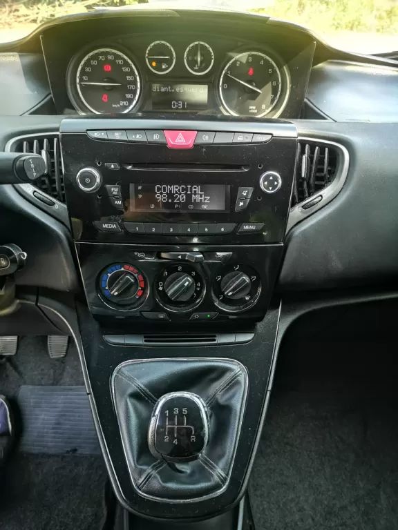lancia-ypsilon-2014-gasolina-1242cc