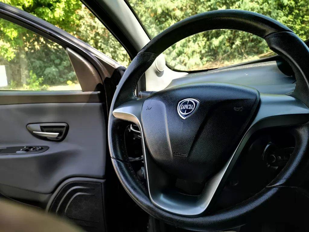 lancia-ypsilon-2014-gasolina-1242cc