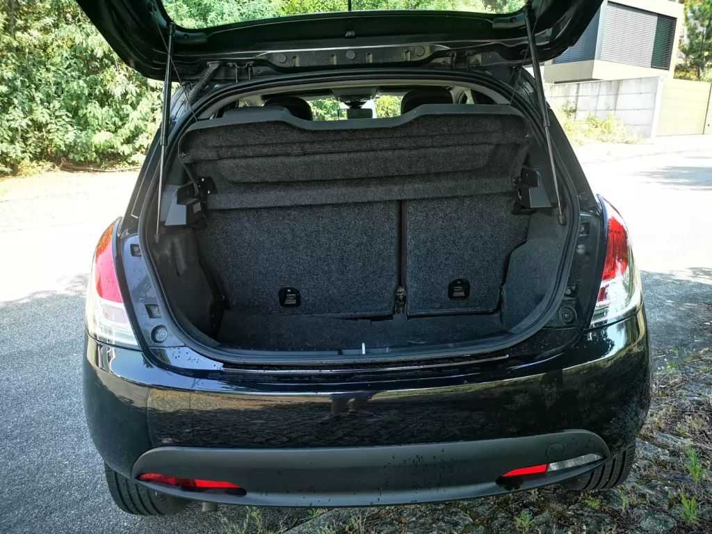 lancia-ypsilon-2014-gasolina-1242cc