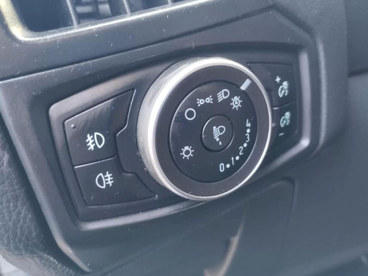 ford-focus-2018-gasolina-998cc