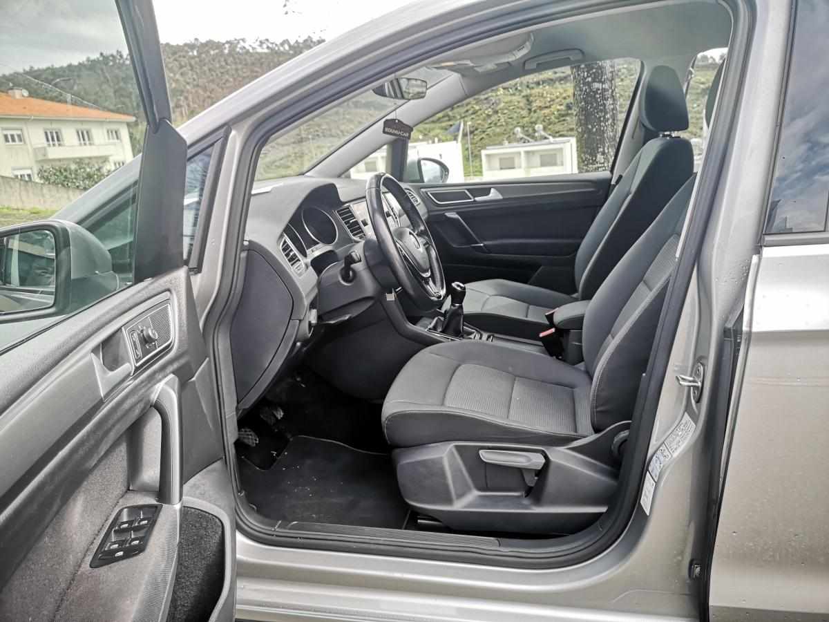 volkswagen-golf-2019-diesel-1598cc