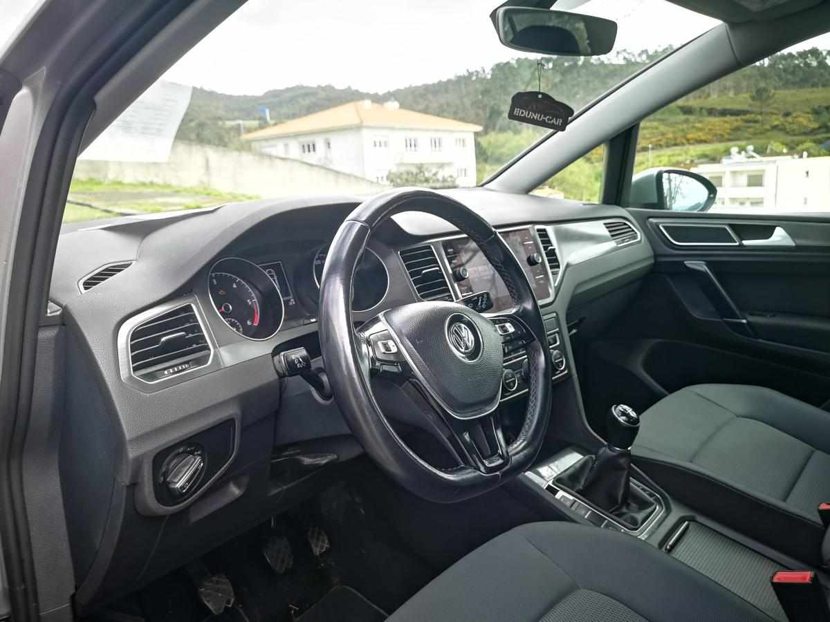 volkswagen-golf-2019-diesel-1598cc