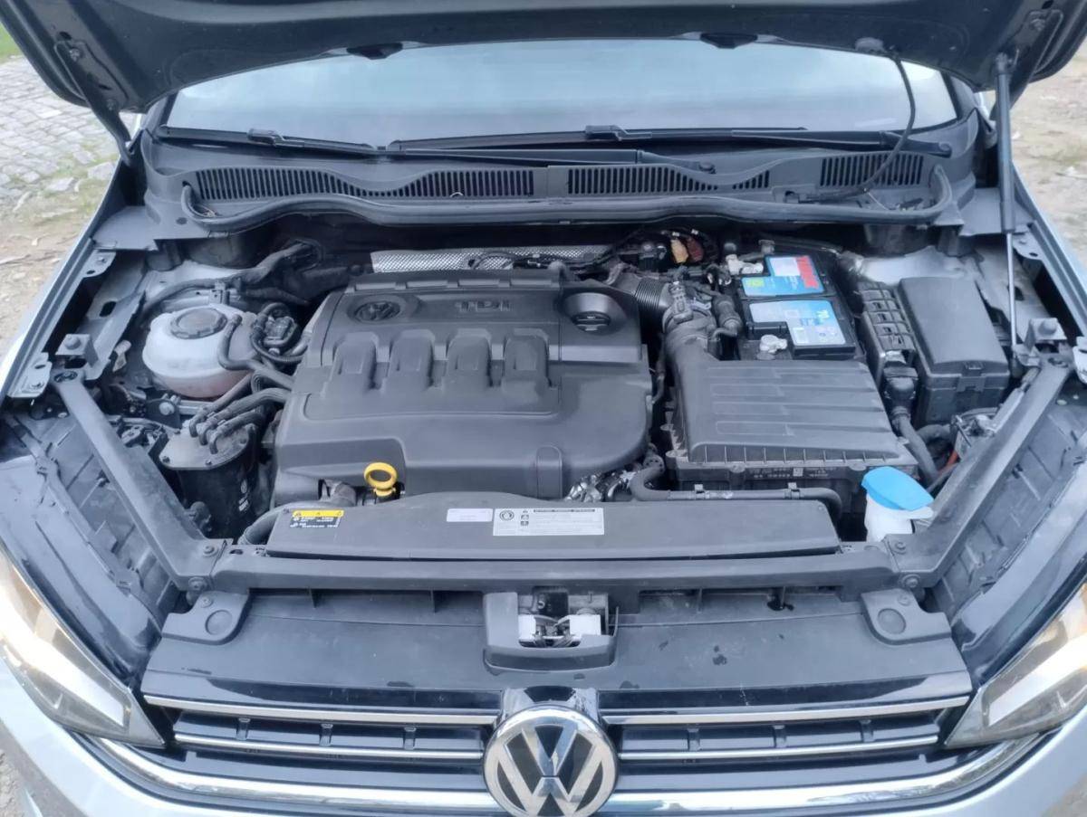 volkswagen-golf-2019-diesel-1598cc