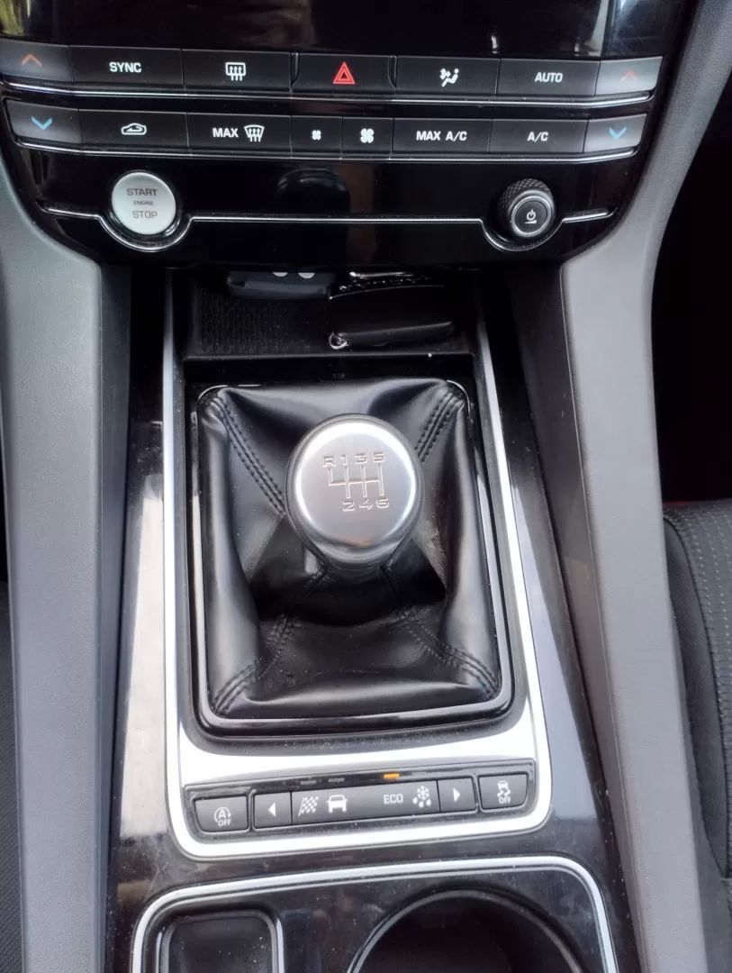 jaguar-f-pace-2017-diesel-1999cc