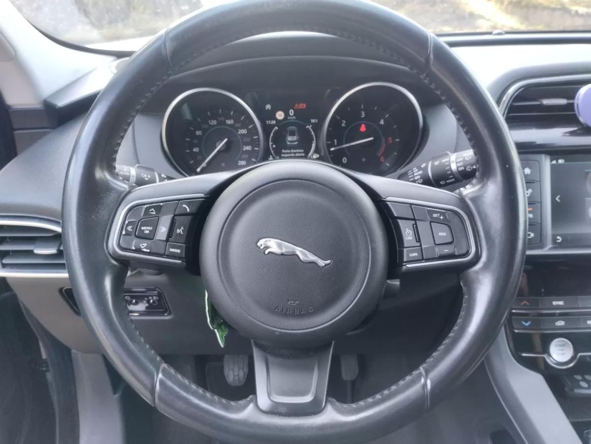 jaguar-f-pace-2017-diesel-1999cc