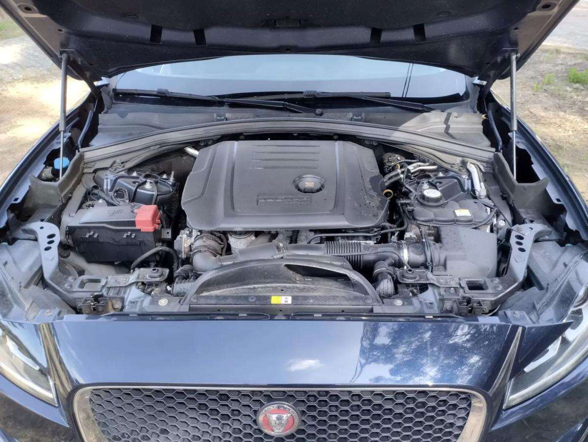 jaguar-f-pace-2017-diesel-1999cc