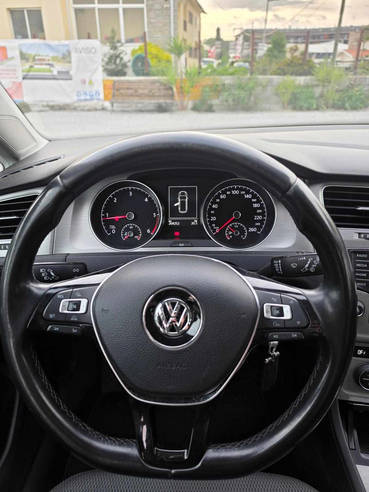 volkswagen-golf-variant-2014-diesel-1598cc